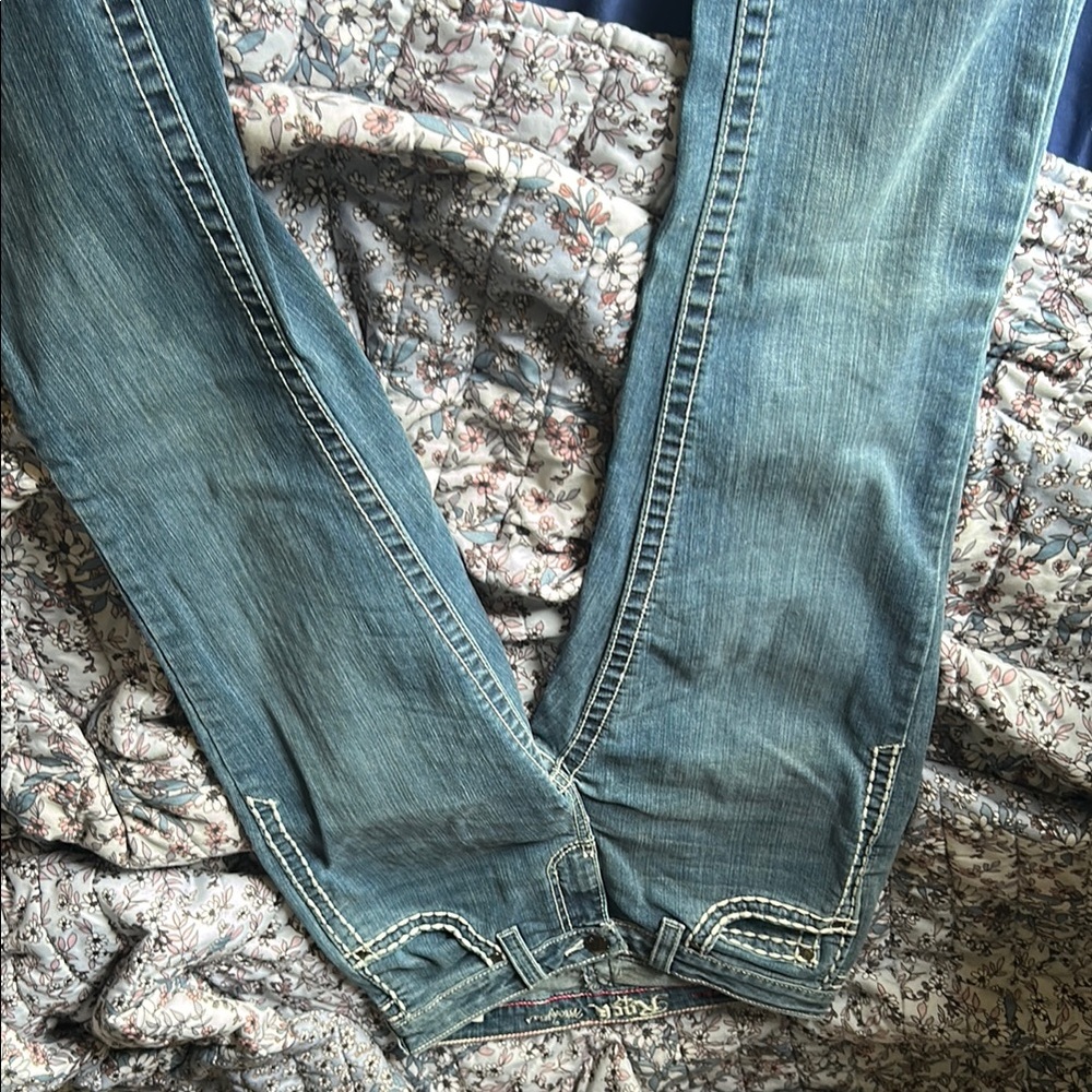 Women's Blue Jeans, rock 47 wranglers